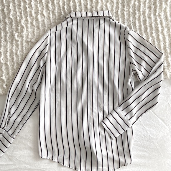NWOT 2 Toned Striped Button Down Blouse | Size XS - Picture 4 of 5